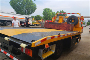 宣化附近拖车电话号码服务